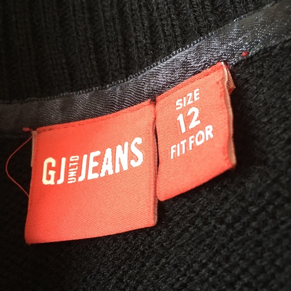 Black Sweater - Picture 4 of 5